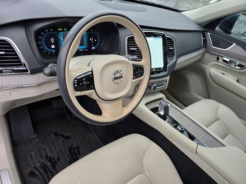 Used 2023 Volvo XC90 B6 Plus w/ Protection Package Premier image 27