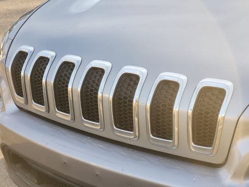 Used 2014 Jeep Cherokee Latitude image 24