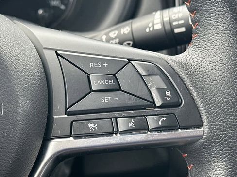 Used 2024 Nissan Kicks SR image 18