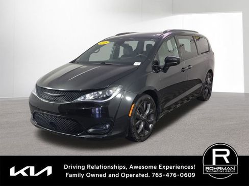 Used 2018 Chrysler Pacifica Touring-L Plus w/ Advanced Safetytec Group FWD image 1