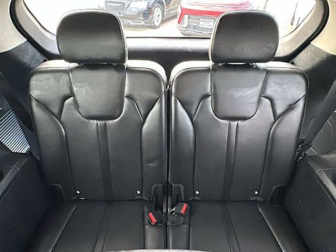 Used 2024 Kia Sorento S FWD image 31