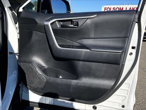 Certified 2025 Toyota RAV4 LE image 23