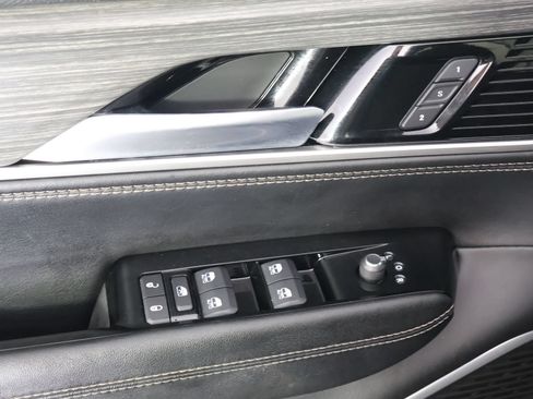 Used 2023 Jeep Wagoneer L Series II AWD/4WD image 26