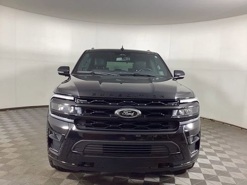 Used 2022 Ford Expedition Limited image 6