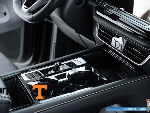 Used 2024 Volkswagen Atlas Cross Sport SE image 34