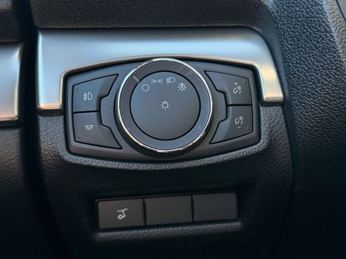 Used 2018 Ford Explorer XLT w/ Equipment Group 202A image 23