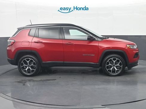 Used 2025 Jeep Compass Limited AWD/4WD image 8