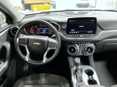 Used 2025 Chevrolet Blazer LT AWD/4WD image 13