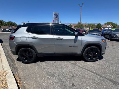 Used 2021 Jeep Compass Latitude image 4