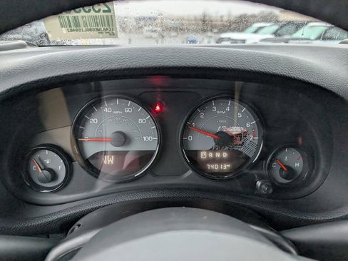 Used 2016 Jeep Wrangler Unlimited Sahara image 15