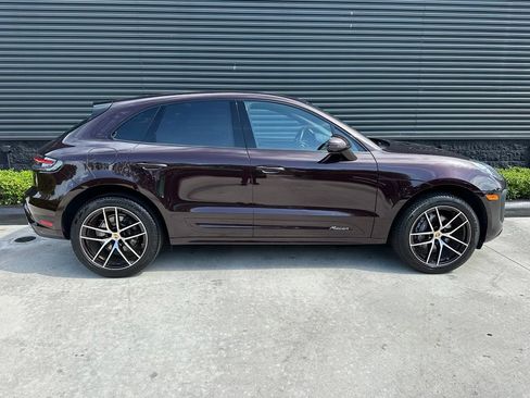 Certified 2024 Porsche Macan AWD/4WD image 11