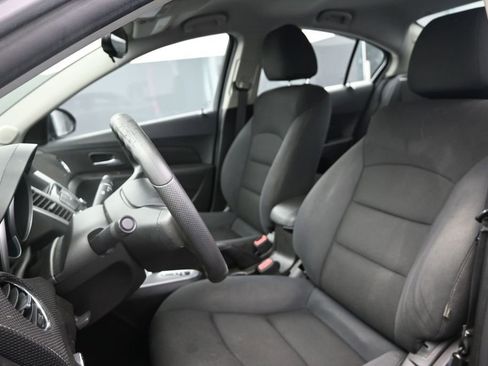 Used 2016 Chevrolet Cruze LT FWD image 18