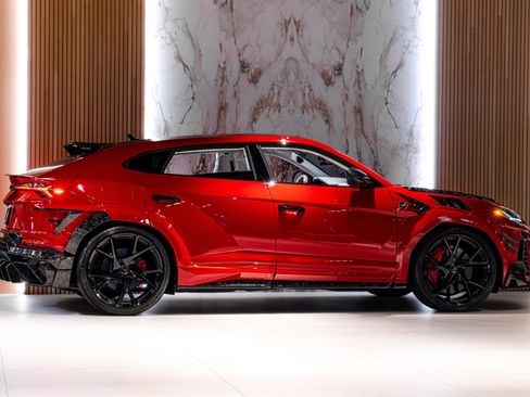Used 2023 Lamborghini Urus Performante AWD/4WD image 3