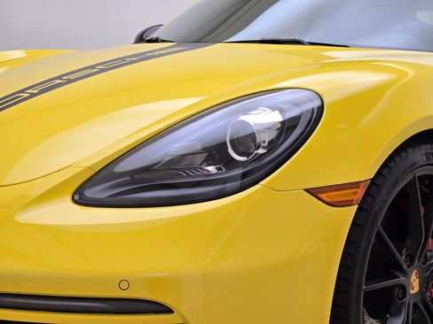 Used 2018 Porsche 718 Cayman GTS RWD image 5
