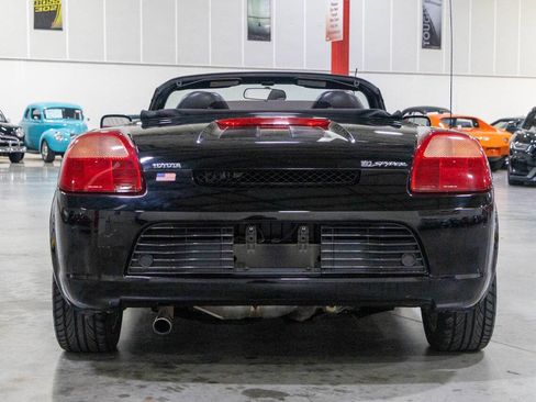 Used 2000 Toyota MR2 RWD image 5