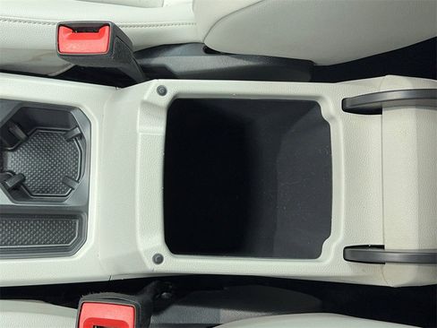 Used 2022 Volkswagen Tiguan SE R-Line image 33