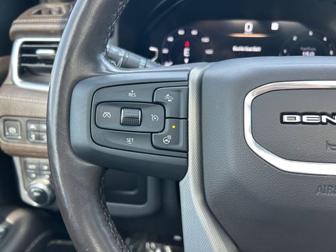 Used 2022 GMC Yukon Denali AWD/4WD image 16
