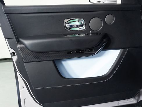 Used 2024 Rolls-Royce Cullinan Black Badge image 44