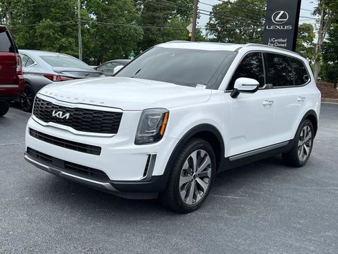 Used 2022 Kia Telluride S FWD image 2