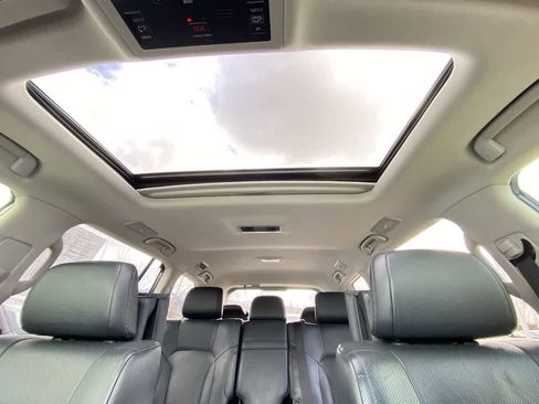 Used 2017 Lexus LX 570 4WD w/ Luxury Package image 24