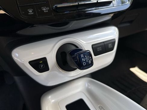 Used 2016 Toyota Prius Three w/ Advanced Technology Package FWD image 20