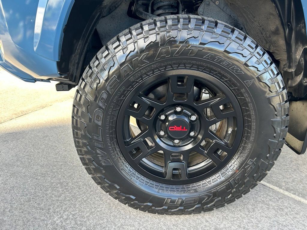 Used 2019 Toyota Tacoma TRD Sport AWD/4WD image 33