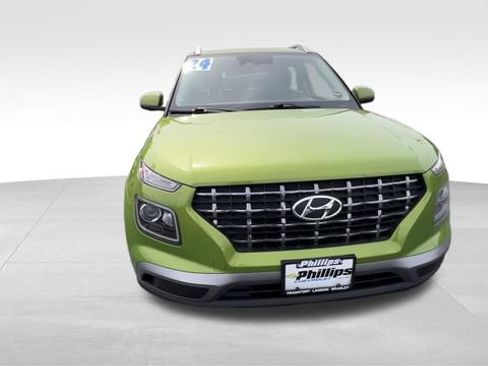 Used 2024 Hyundai Venue SEL FWD image 9