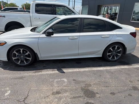 Used 2025 Honda Civic Sport image 2