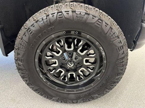 Used 2021 Chevrolet Silverado 1500 LT Trail Boss w/ Convenience Package II AWD/4WD image 15