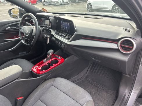 Used 2024 Chevrolet Trax RS w/ Driver Confidence Package image 41