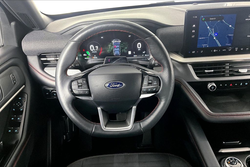 Used 2025 Ford Explorer ST-Line w/ ST-Line Street Pack AWD/4WD image 5