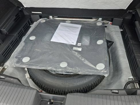 Used 2024 Nissan Rogue SV FWD image 29