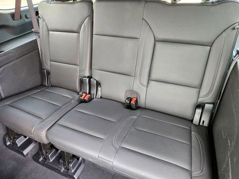 Used 2025 Chevrolet Suburban Z71 AWD/4WD image 12
