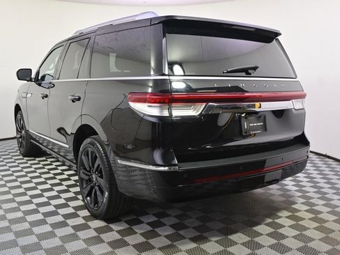 Used 2022 Lincoln Navigator Reserve image 4