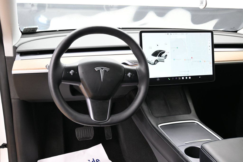 Used 2021 Tesla Model Y Long Range AWD/4WD image 35