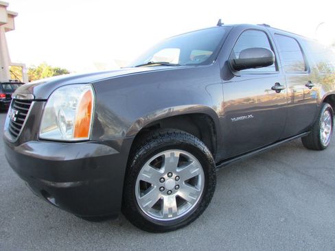 Used 2010 GMC Yukon XL SLT image 31