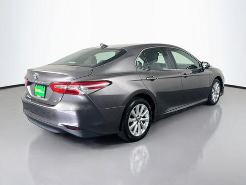 Used 2019 Toyota Camry LE FWD image 10