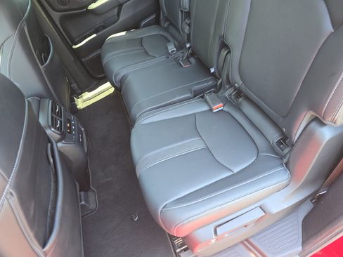 Used 2023 Honda Pilot Touring image 16