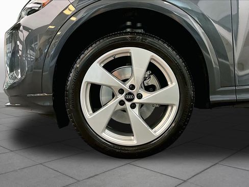 Certified 2025 Audi Q5 Premium Plus w/ Premium Plus AWD/4WD image 11