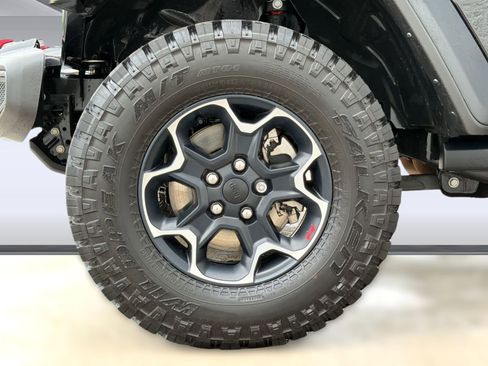 Used 2023 Jeep Gladiator Rubicon w/ LED Lighting Group AWD/4WD image 12