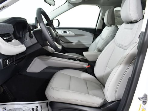New 2026 Ford Explorer Active w/ Active Comfort Package AWD/4WD image 6