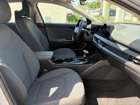 Used 2025 Kia K4 LXS image 35