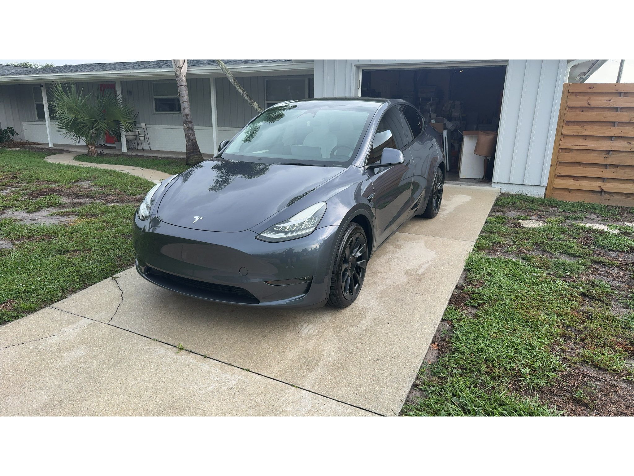 Used 2023 Tesla Model Y Long Range AWD/4WD image 3