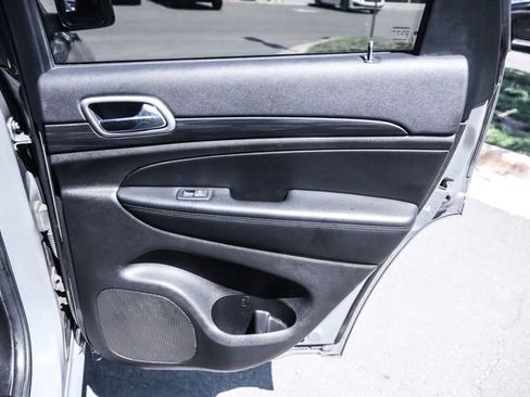 Used 2019 Jeep Grand Cherokee Altitude AWD/4WD image 60