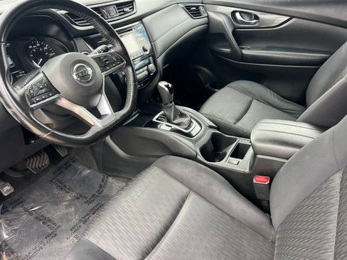 Used 2017 Nissan Rogue SV image 11