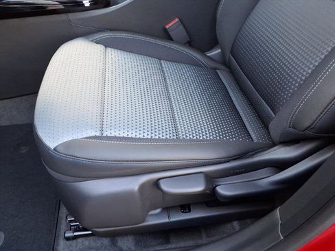 New 2026 Chevrolet Trax LT w/ Driver Confidence Package image 14