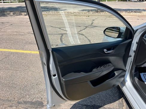 Used 2020 Hyundai Accent SE image 13