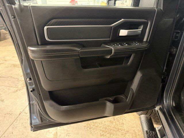 Used 2025 RAM 2500 Big Horn AWD/4WD image 45