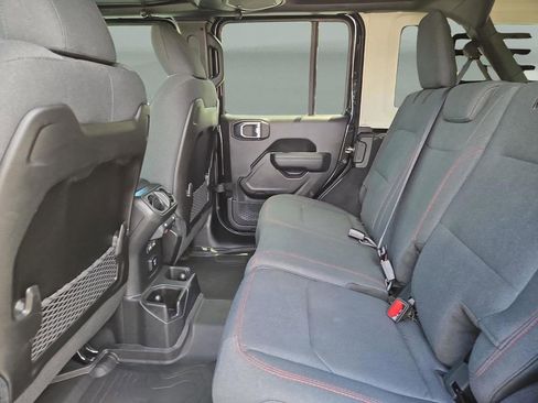 Used 2024 Jeep Wrangler Unlimited Rubicon w/ Convenience Group AWD/4WD image 13
