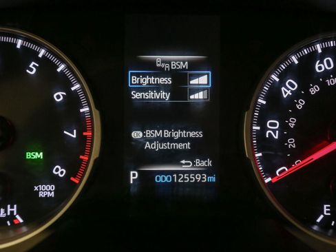 Used 2021 Toyota RAV4 XLE AWD/4WD image 35